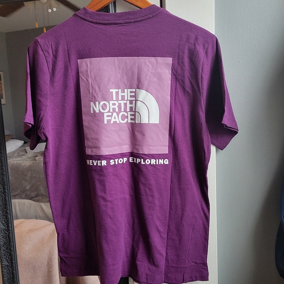 The North Face NEC Short Sleeve T-Shirt Small And Medium Sizes - Picture 4 of 9